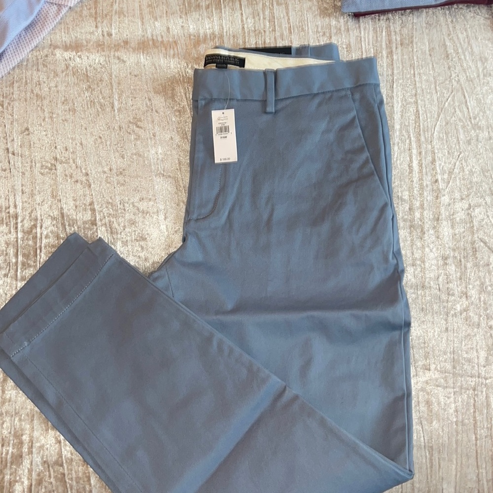 Banana republic light blue tepid movement chino pant. 31 X 30. NWT